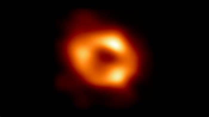 天文学家在银河系中心黑洞附近发现古老的河外星系恒星S0-6
