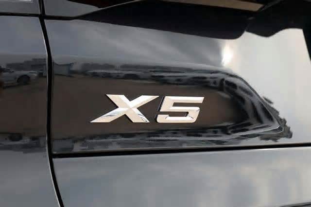 新款宝马X5曝光，造型更运动，双联屏内饰设计，你会喜欢吗？